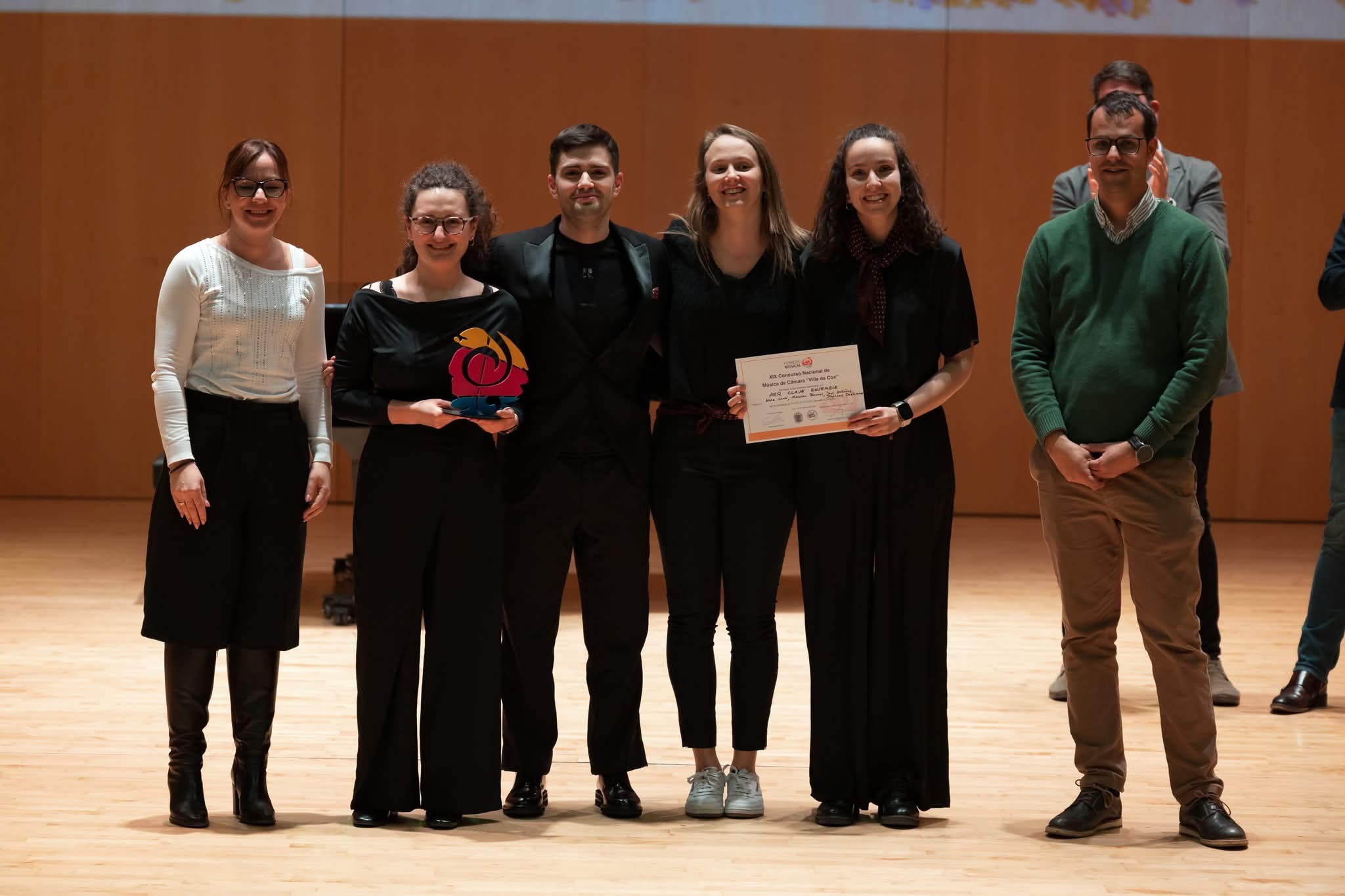Aer Clave Ensemble receiving the first prize of the Concurso Nacional de Música de Cámara "Villa de Cox"